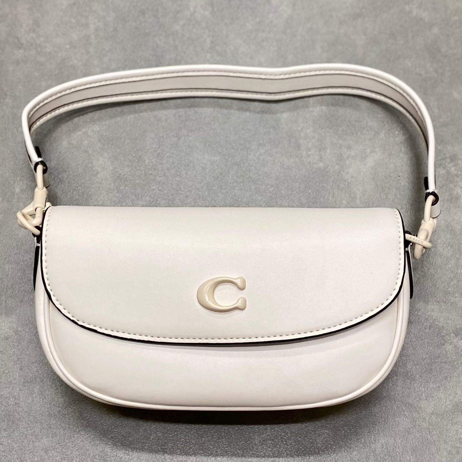 Túi Coach Emmy Saddle 23 Shoulder Bag DS White